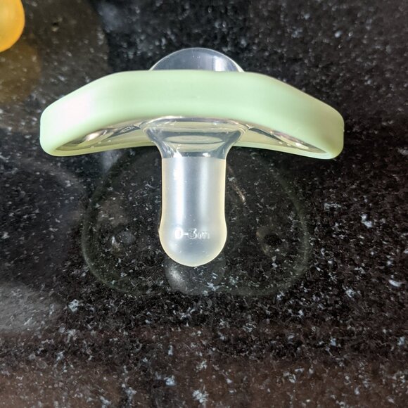 12-Pack of Binkies and Pacifiers for Multiple Ages! Avent, Itzy Ritzy and MORE! - Picture 7 of 8